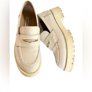 Steve Madden Lawrence chunky Off-White Loafers with gold Detail size 9